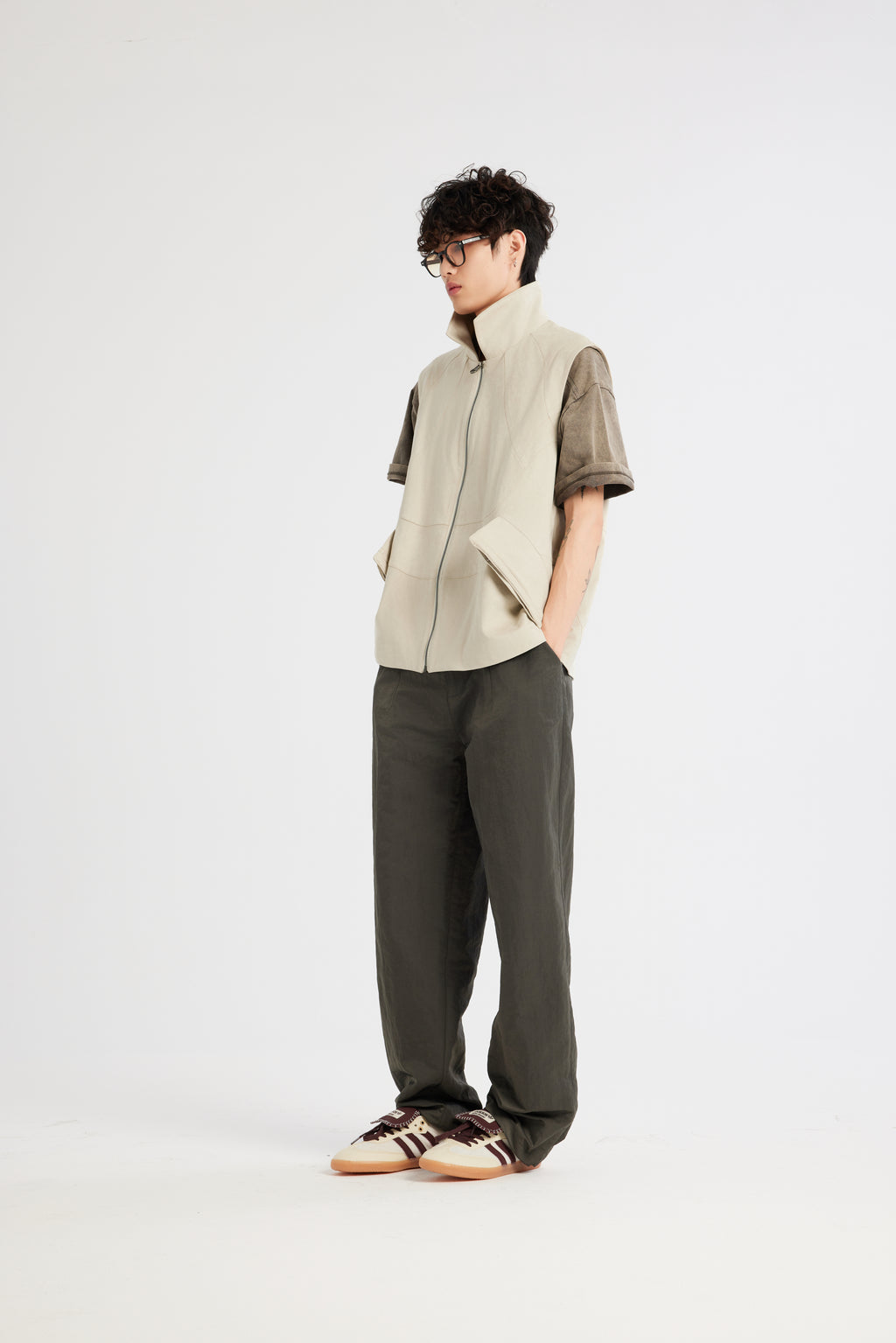 REC Suede-like spliced turtleneck vest op1