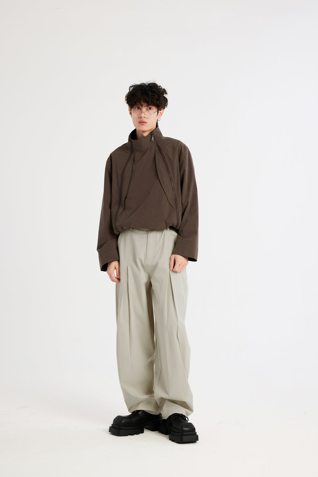 REC Slim-cut casual trousers op1