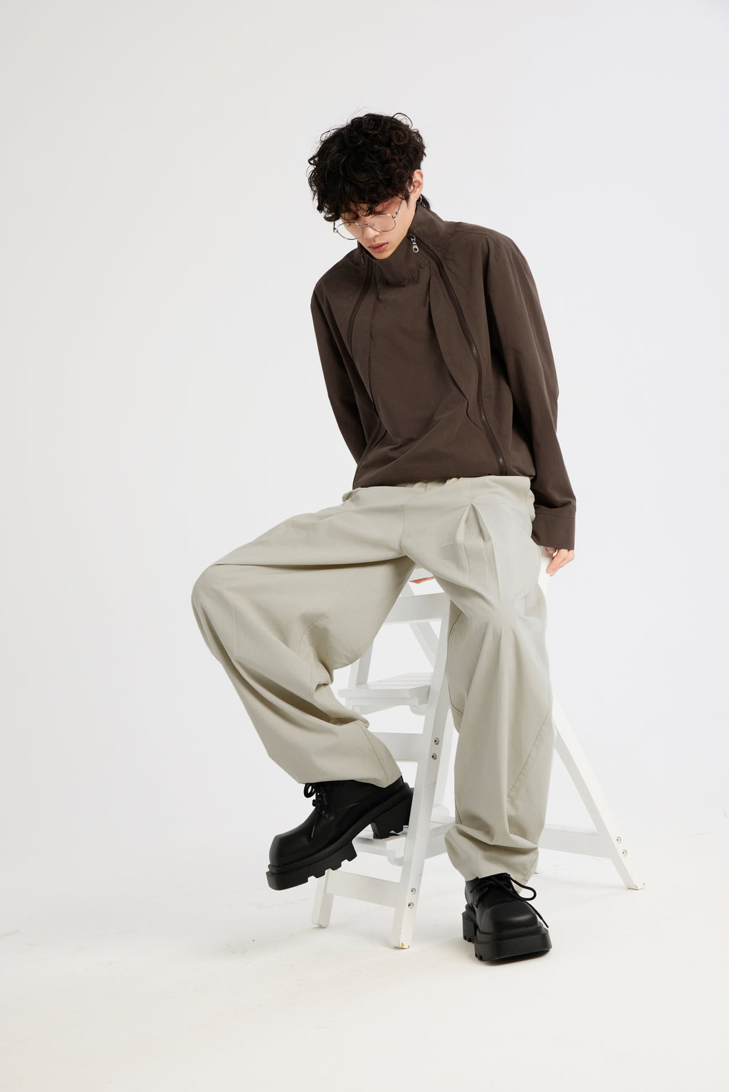 REC Slim-cut casual trousers op1